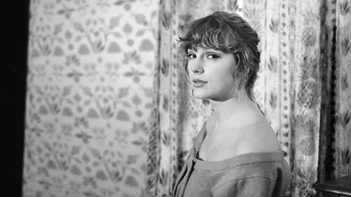 Taylor Swift dévoile deux titres bonus de son nouvel album...