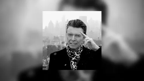 "Lazarus" : la comédie musicale de David Bowie disponible en...