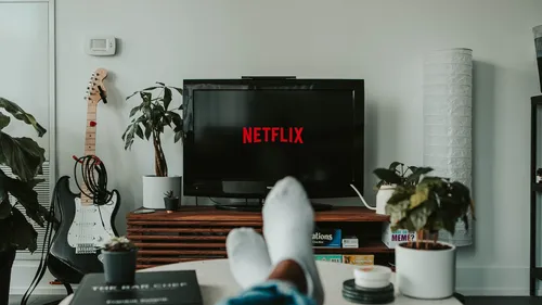 400 euros pour manger des pizzas et regarder Netflix !