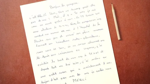 Vendée : une fillette remercie les pompiers d'avoir aidé sa maman à...