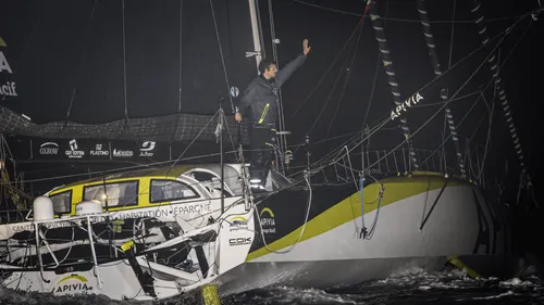 Vendée Globe : Charlie Dalin, premier skipper à franchir la ligne...