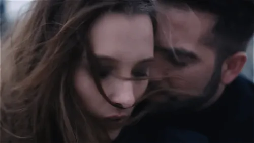 Kendji dévoile le clip d'"Évidemment" avec Ilona Smet