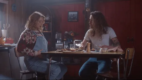 Julien Doré : découvrez le clip de "Kiki" avec Virginie Efira