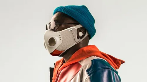 Will.i.am lance son masque futuriste qui fait aussi casque audio !