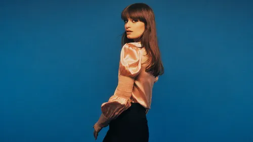 Clara Luciani : "L’objectif de cette chanson, c’est de redonner le...