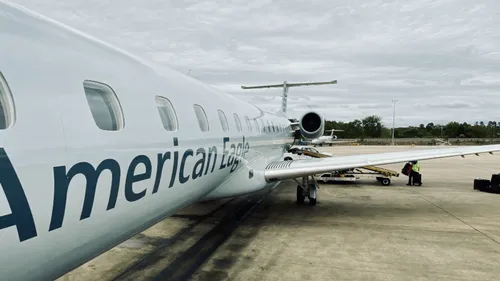 Pour s’excuser du retard, un pilote d’avion offre des pizzas à ses...