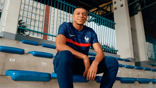 Euro 2020 : de quelle couleur sera le maillot des Bleus pour le...