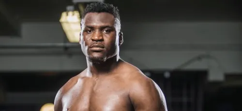 Belle histoire: ancien SDF à Paris il est aujourd'hui star du MMA!