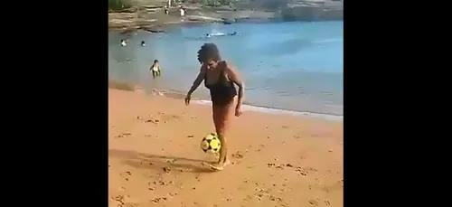 (Vidéo) Buzz : la mamie qui jongle comme personne !