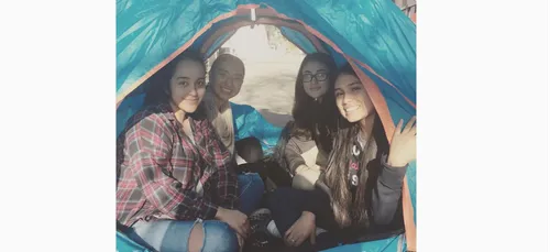 Des ados américaines créent une tente ingénieuse pour les sans-abris