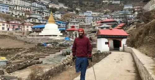 Un réfugié palestinien gravit l'Everest pour sauver son école