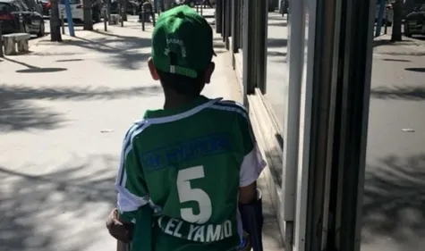 Football: un enfant handicapé supporter du Raja créé le buzz