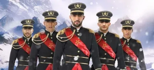 (Photo / Vidéo) Bonne ambiance dans l'avion, habits traditionnels :...