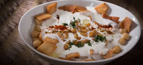 Recette : fattet hummus (purée de pois chiches au sésame et yaourt...