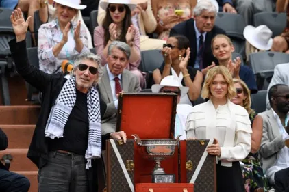 Roger Waters à Roland Garros, keffieh palestinien autour du cou