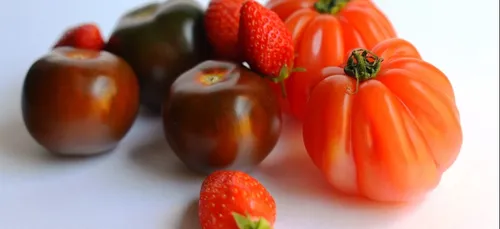 Recette : Salade de tomates aux fraises et au basilic