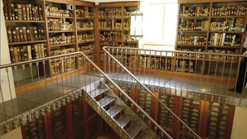 (Vidéo) L'une des plus vieilles bibliothèques au monde, au pied du...