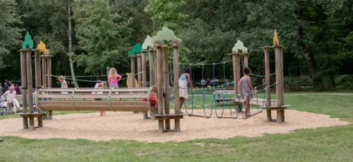 Une mère de famille frappée et insultée de "sale bougnoule" près de...