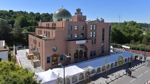 Un porte-parole du Rassemblement National crie à l'islamisation sur...