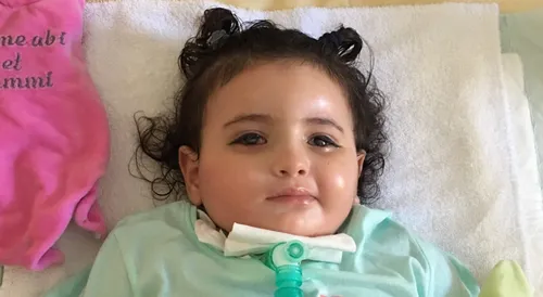 Le gouvernement refuse de soigner Marwa, mais grâce à la solidarité...