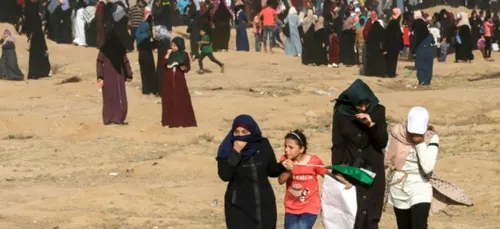 Mobilisation féminine palestinienne près de la frontière israélienne