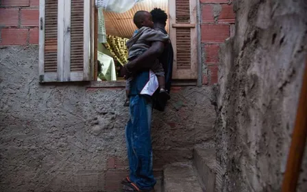 (Vidéo) Algérie: un enfant noir frappé violemment, trois hommes...