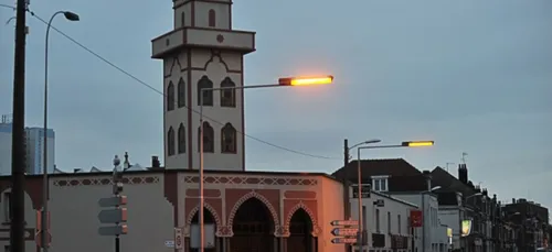 Une mosquée percutée par une voiture dans le Nord