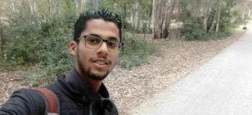 Un jeune tunisien aide les enfants de son village à s’inscrire à...