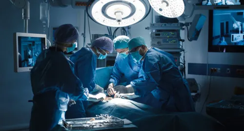 Tunisie : un enfant se fait greffer une artère vivante !