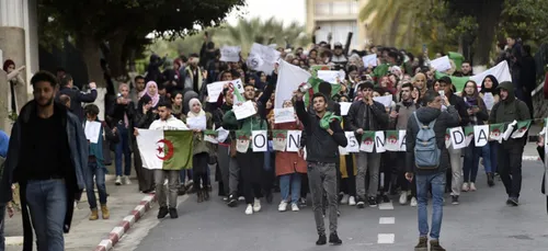Les étudiants algériens boycottent les cours pour dénoncer la...