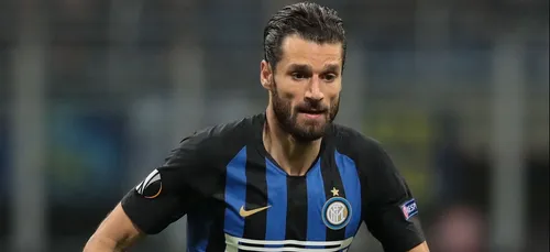 Un footballeur italien propose de payer les frais de cantine d'une...