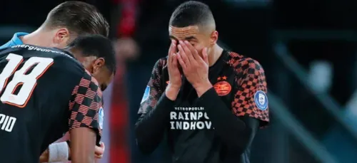 (Vidéo) Football : Mohamed Ihattaren ému aux larmes lors d'un...