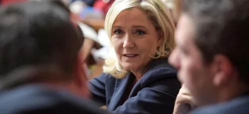 Politique : Marine Le Pen reconnaît le passé raciste d'un candidat RN