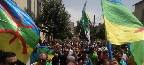 Algérie : Des algériens condamnés à de la prison ferme pour port du...