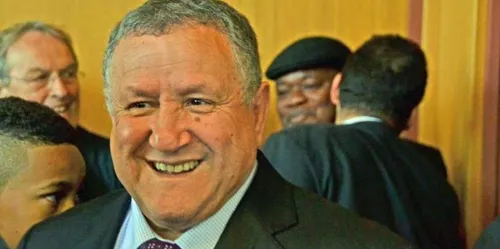 Emporté par la vague violente du Coronavirus, Boualem Benkhelouf a...