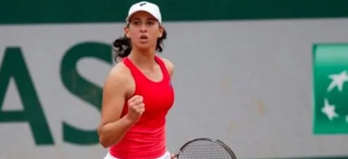 [VIDEO] Le footballer Guedioura verse 20.000 livres au fonds d'aide...