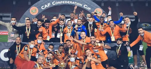 (Vidéo) La Renaissance Sportive de Berkane remporte la Coupe des...