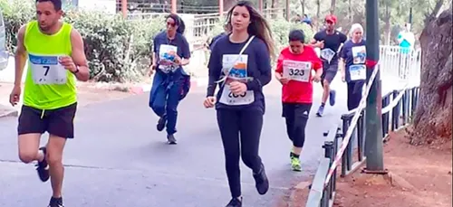 Alger : Les artistes mouillent le maillot !