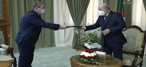 [VIDEO] Djerad présente la démission de son gouvernement au...