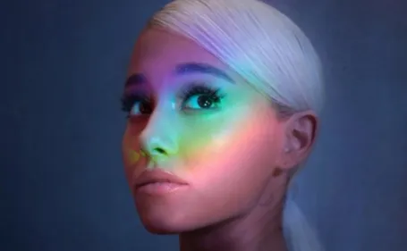 Ariana Grande : sa prestation surprise avec 2 Chainz en plein...