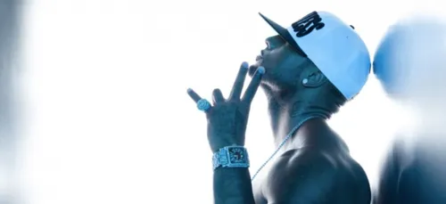 Booba : pour soutenir un Snapchateur, il met en scène ses deux...