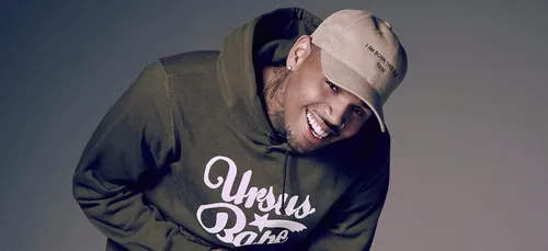 Chris Brown dénonce à son tour la situation en Libye (Photos)