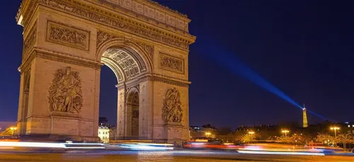 En vidéo, revivez la grande parade de PNL sur les Champs-Élysées !