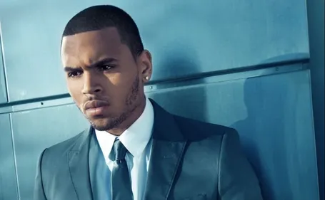 Quand Chris Brown parle en français dans le teaser de son prochain...