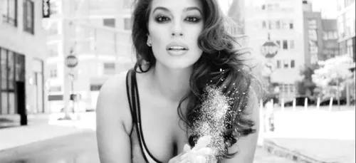 Ashley Graham, Emily Ratajkowski, Kendall Jenner : les vidéos...