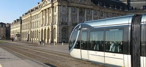 Incendie dans un parking à Bordeaux : la circulation du tram C...
