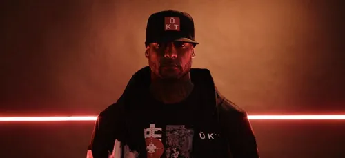 Booba : sa fille Luna « violemment frappée », il dévoile une photo