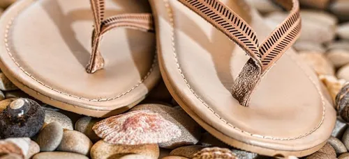 Tendance de l'été 2019 : le retour de la tong à talon !