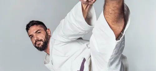 « Bottle Cap Challenge » : le nouveau défi qui fait le buzz (vidéos)