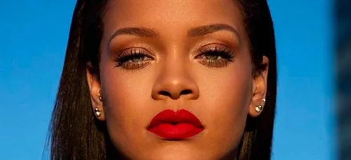 Rihanna se dévoile en lingerie et électrise la toile (photos)